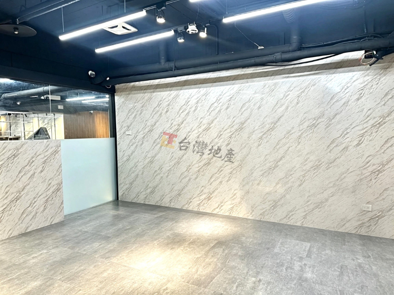 A10 國館仁愛三青百坪店辦