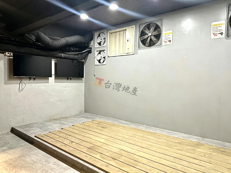 A10 國館仁愛三青百坪店辦
