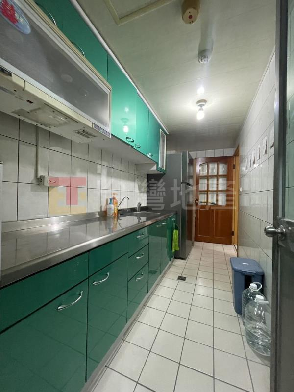 P08 新店安民輕軌華廈3+1房*