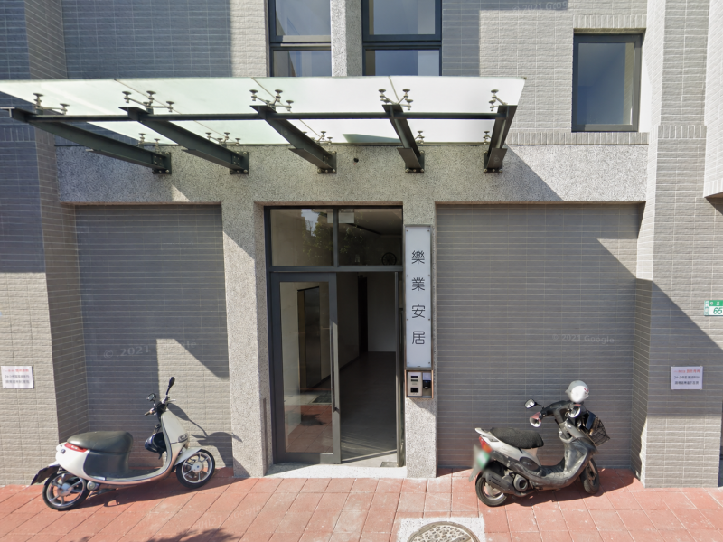 【８年新 】國光商圈 邊間３房車｜新板特區六鐵共構