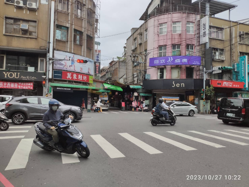 L11 市場內.金店面