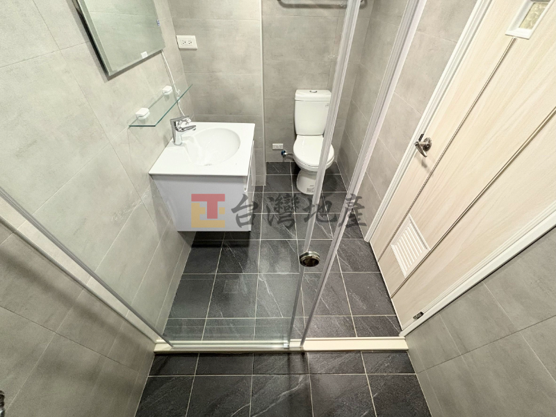 L16 永安市場對面電梯樓中樓*