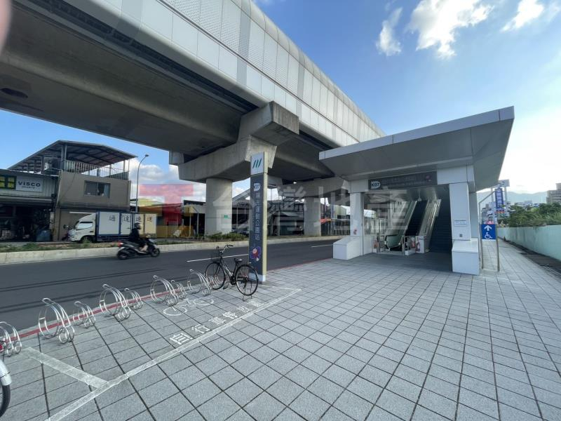 P08 新店安民輕軌華廈3+1房*