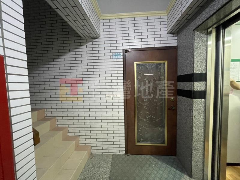 P08 新店安民輕軌華廈3+1房*