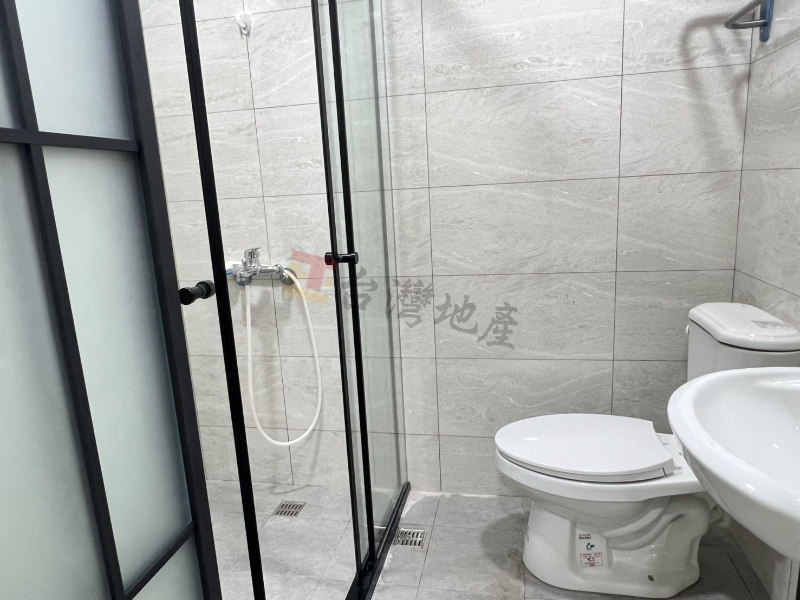 F13 迪化三房免爬高