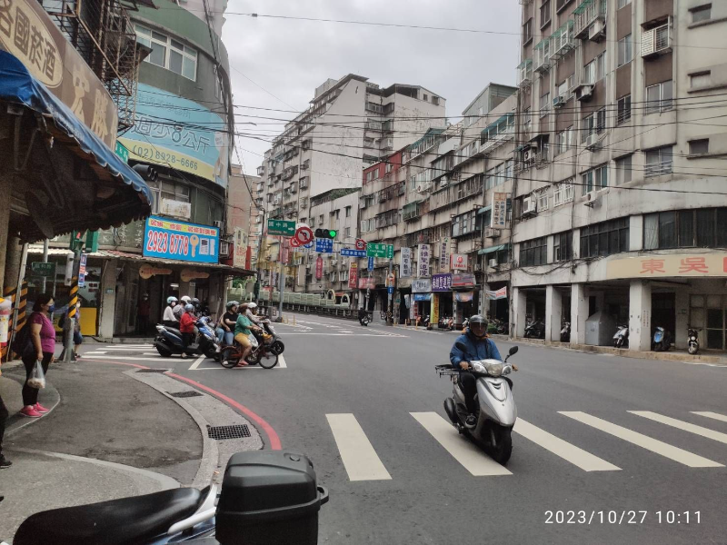 L11 市場內.金店面