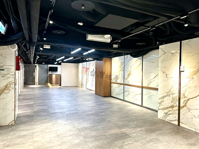 A10 國館仁愛三青百坪店辦