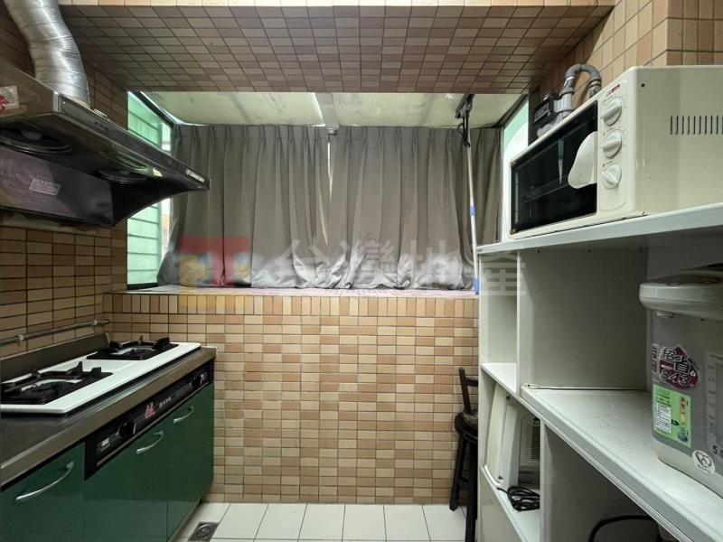 P08 新店安民輕軌華廈3+1房*