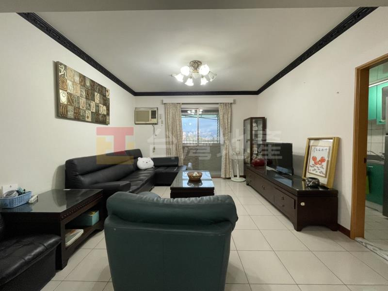 P08 新店安民輕軌華廈3+1房*