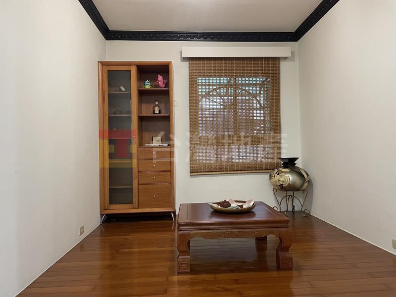 P08 新店安民輕軌華廈3+1房*