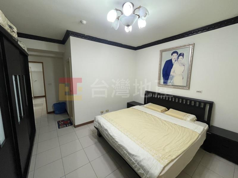 P08 新店安民輕軌華廈3+1房*