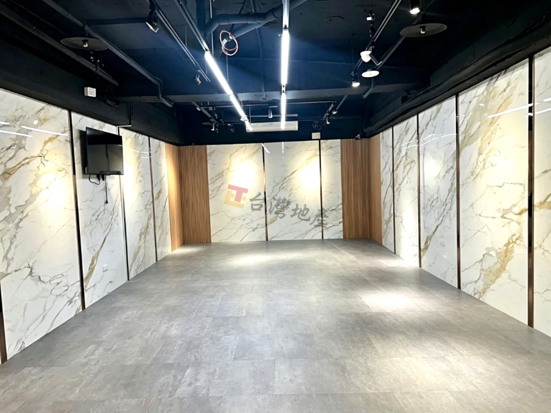 A10 國館仁愛三青百坪店辦