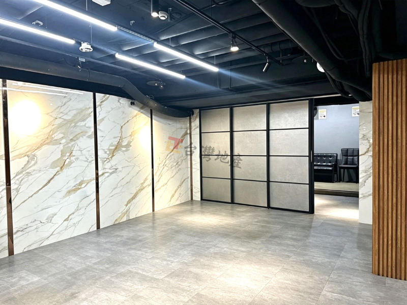 A10 國館仁愛三青百坪店辦