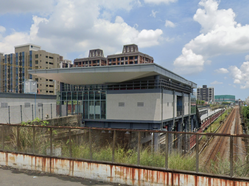 【透天】鳳鳴車站｜１樓可停車