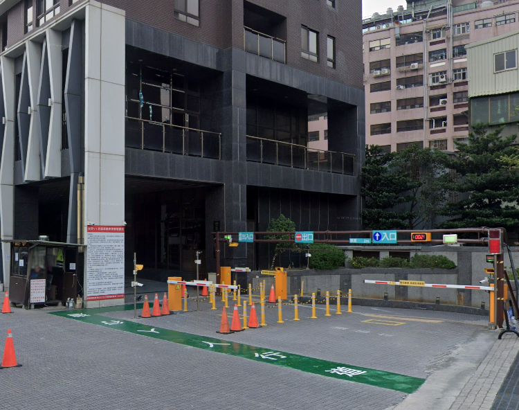 附雙車位|近捷運中和站5分鐘|好市多商場